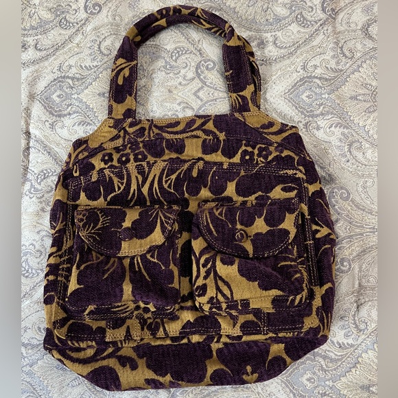 Nest beautiful tapestry purse in excellent condition. Perfect for fall. - Picture 1 of 5
